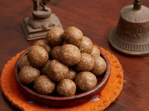 Millet mung laddu